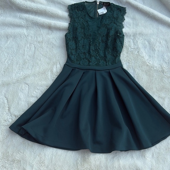 Streetwear Society Lace Skater Dress – Dark Green Elegance | Size Small - Picture 1 of 4